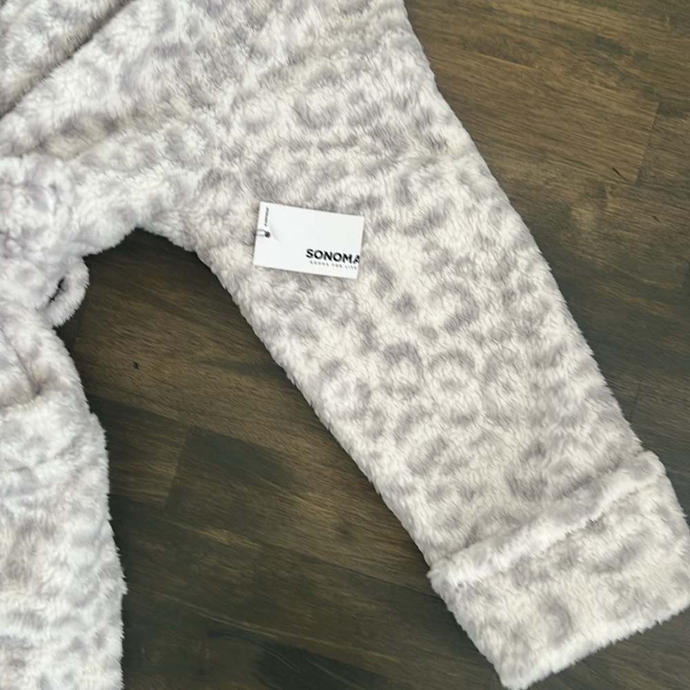 🎁SONOMA LEOPARD ROBE 🎁 - Picture 4 of 9